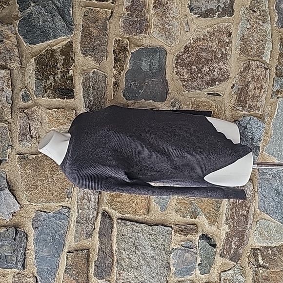 ATHLETA Asymmetrical Rest Day Crewneck Sweater Long Sleeve Gray Women's Size XXS - Picture 3 of 9